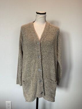 Sarah Bentley Medium Cozy Boucle Cardigan Tan Button Front Pockets Grandma Core